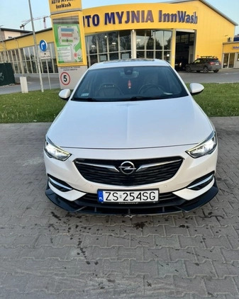 Opel Insignia cena 64000 przebieg: 180000, rok produkcji 2017 z Szczecin małe 667